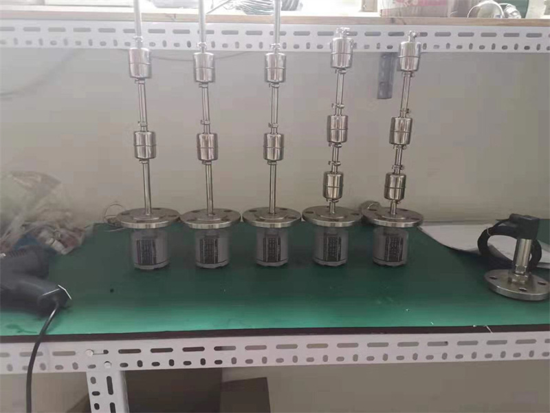 不鏽鋼法蘭型浮球液位香蕉视频免费下载.JPG